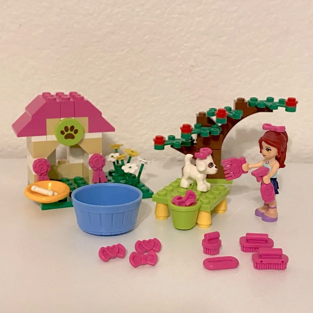 LEGO Friends #3934 Mia’s Puppy House 2012 Retired Set (Pre-Owned)